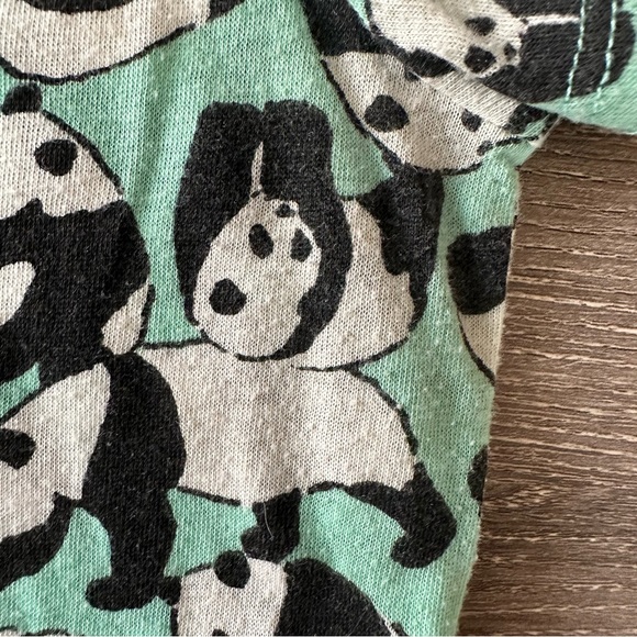 Urban Outfitters Mint Panda V Neck T - Picture 5 of 6